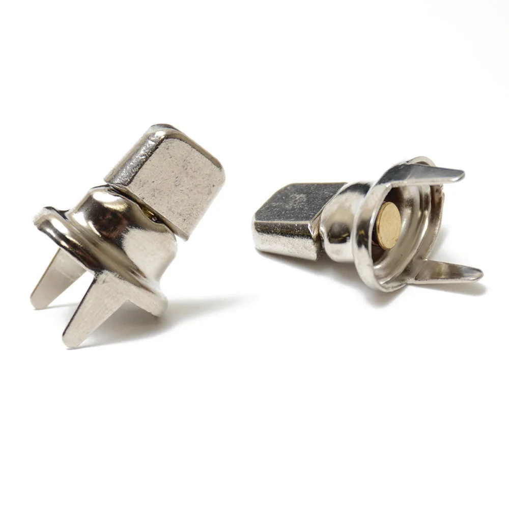 Dot CS Prong Stud